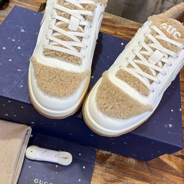 구찌 올 오프화이트 레더 스니커즈 [매장가 140만원대]