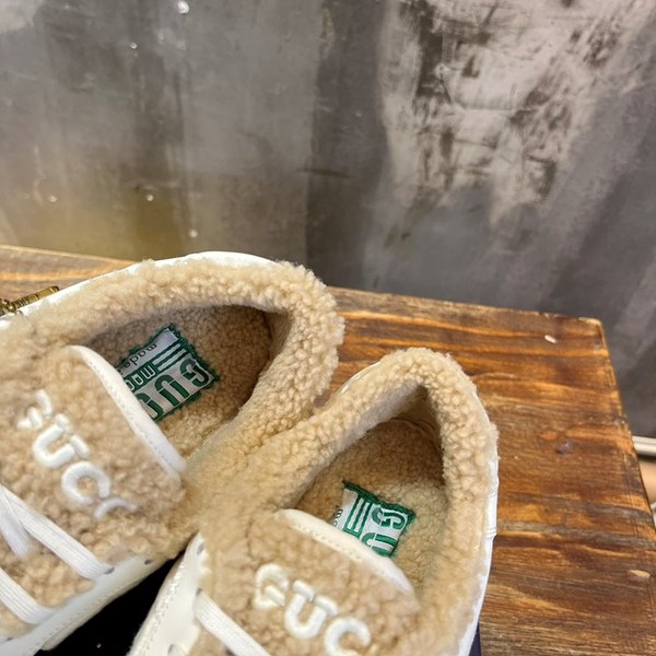 구찌 올 오프화이트 레더 스니커즈 [매장가 140만원대]