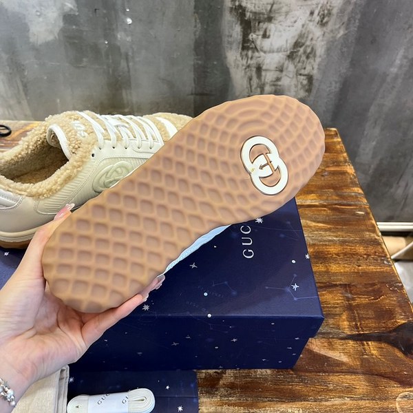 구찌 올 오프화이트 레더 스니커즈 [매장가 140만원대]