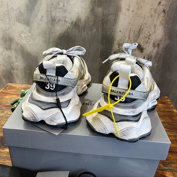 발렌시아가 카고 스니커즈 [매장가180만원대]