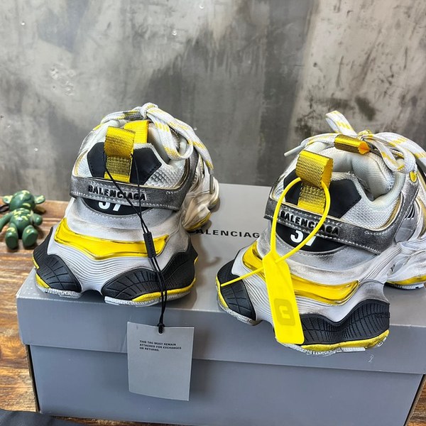 발렌시아가 카고 스니커즈 [매장가180만원대]