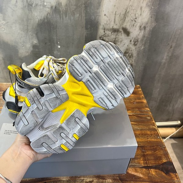 발렌시아가 카고 스니커즈 [매장가180만원대]