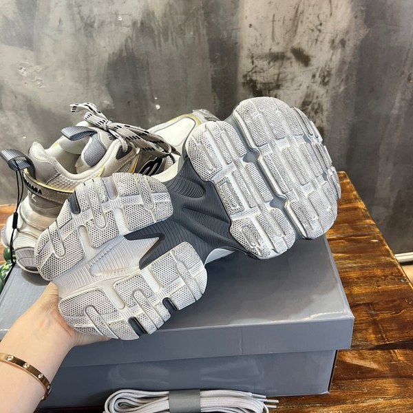 발렌시아가 카고 스니커즈 [매장가180만원대]