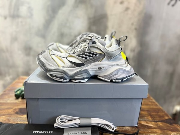 발렌시아가 카고 스니커즈 [매장가180만원대]