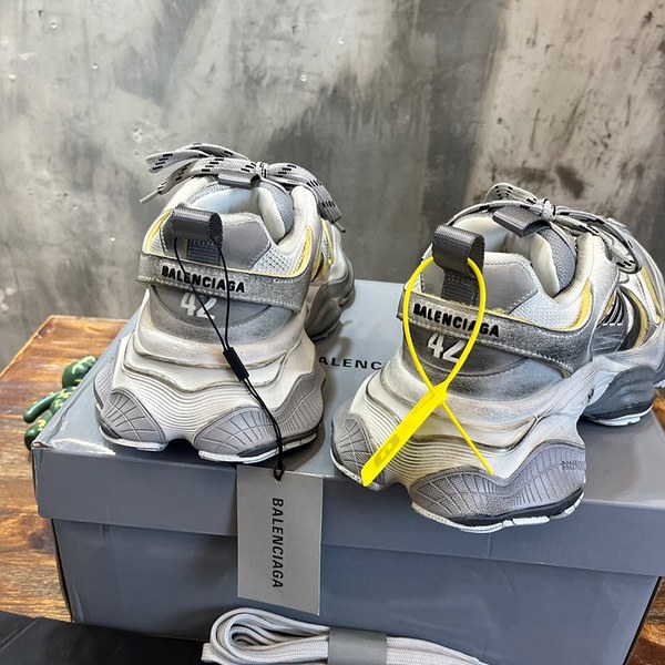 발렌시아가 카고 스니커즈 [매장가180만원대]