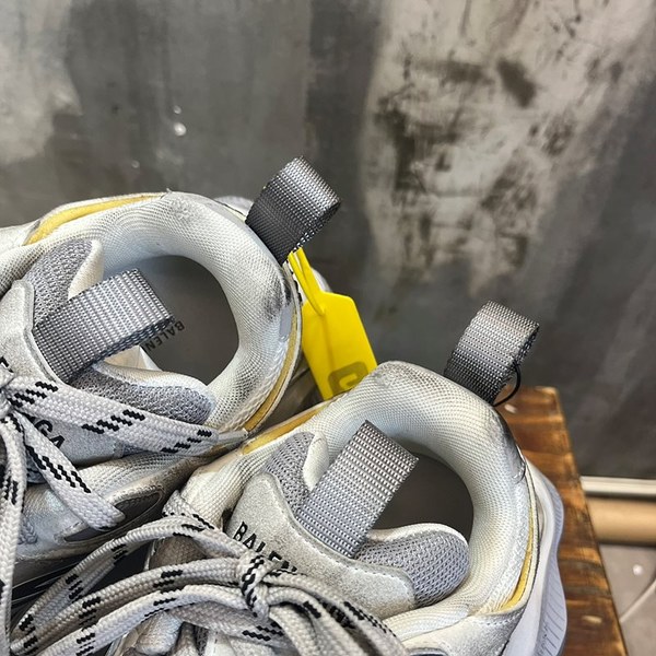 발렌시아가 카고 스니커즈 [매장가180만원대]