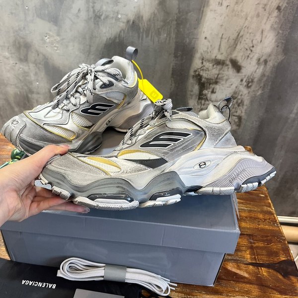 발렌시아가 카고 스니커즈 [매장가180만원대]