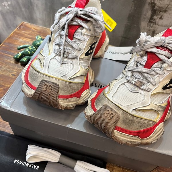 발렌시아가 카고 스니커즈 [매장가180만원대]