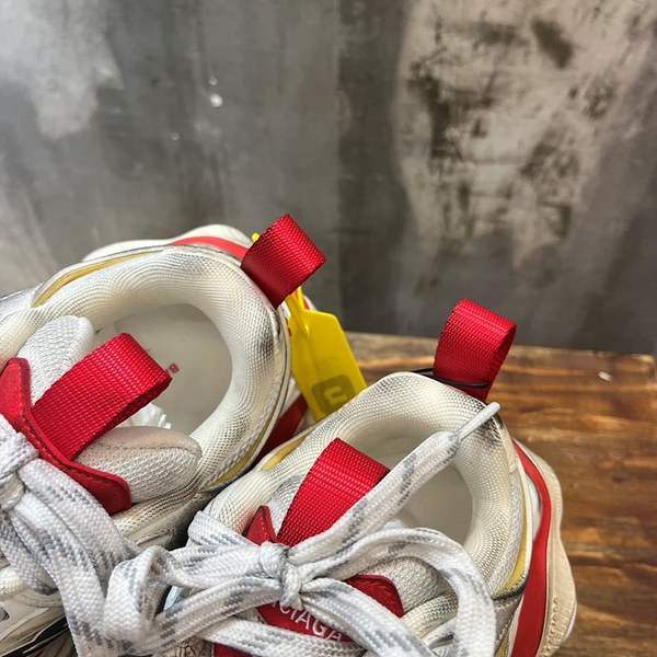 발렌시아가 카고 스니커즈 [매장가180만원대]