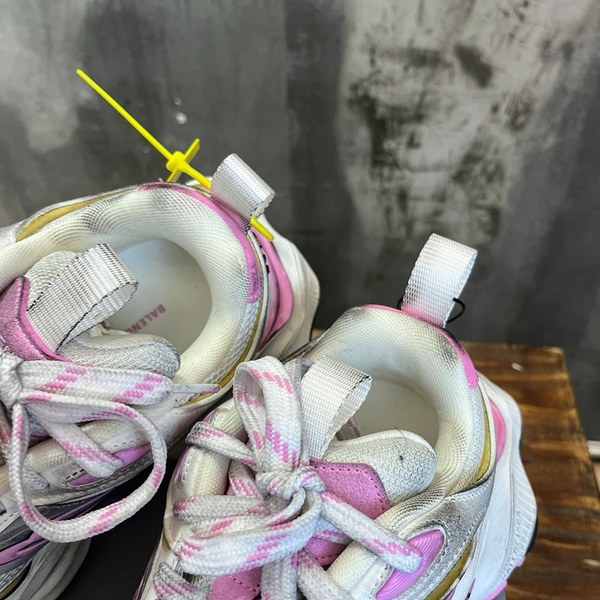 발렌시아가 카고 스니커즈 [매장가180만원대]