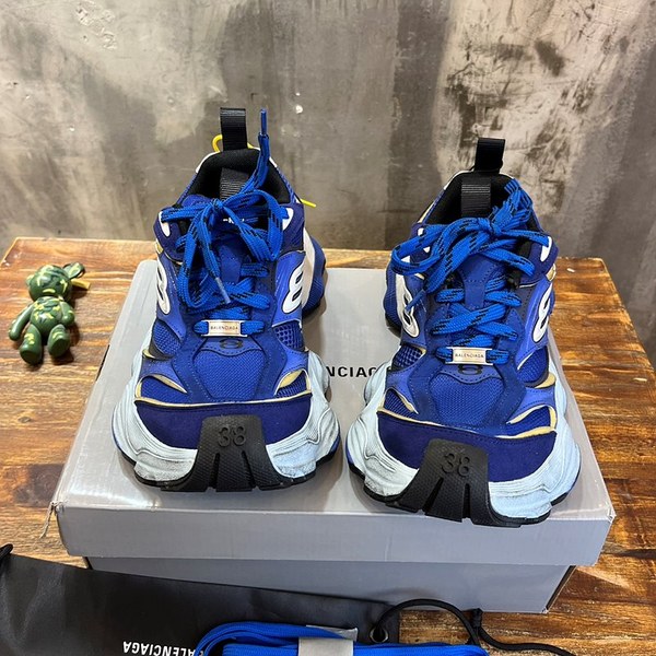 발렌시아가 카고 스니커즈 [매장가180만원대]