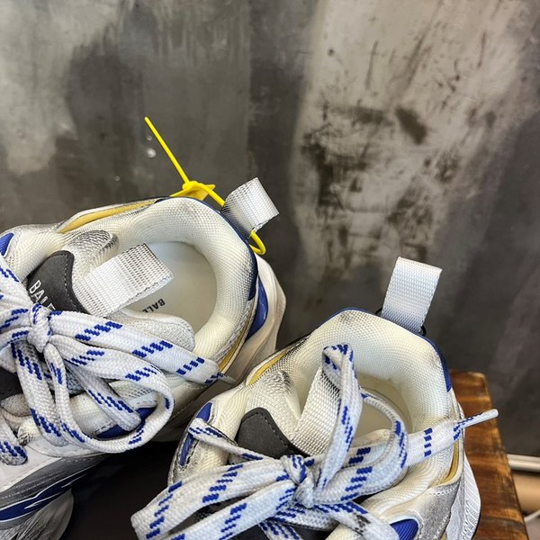 발렌시아가 카고 스니커즈 [매장가180만원대]