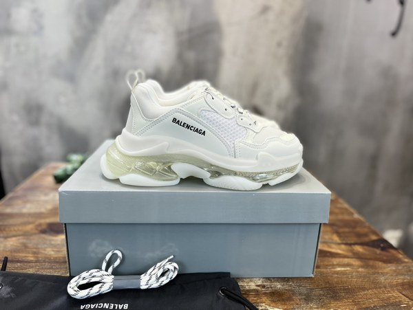 발렌시아가 화이트 더블 폼 앤 메쉬 Triple S Clear Sole 스니커즈 [매장가 140만원대]