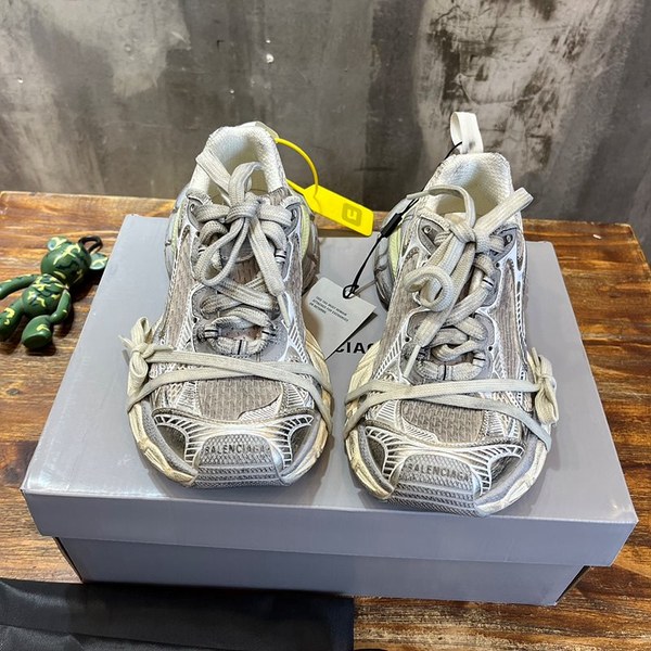 발렌시아가 3XL 스니커즈 [매장가 158만원대]