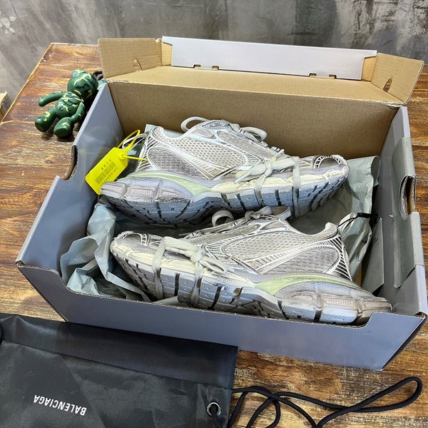 발렌시아가 3XL 스니커즈 [매장가 158만원대]