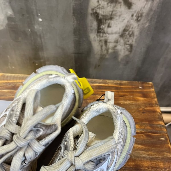 발렌시아가 3XL 스니커즈 [매장가 158만원대]