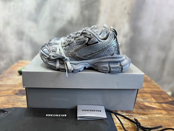 발렌시아가 3XL 스니커즈 [매장가 158만원대]