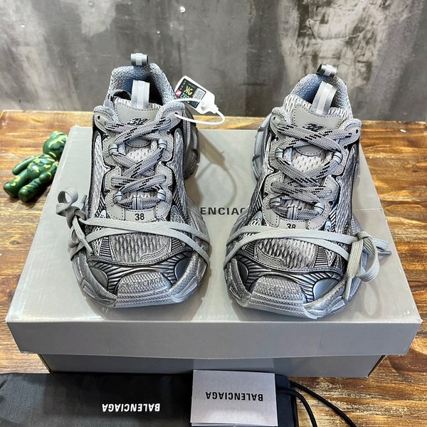 발렌시아가 3XL 스니커즈 [매장가 158만원대]