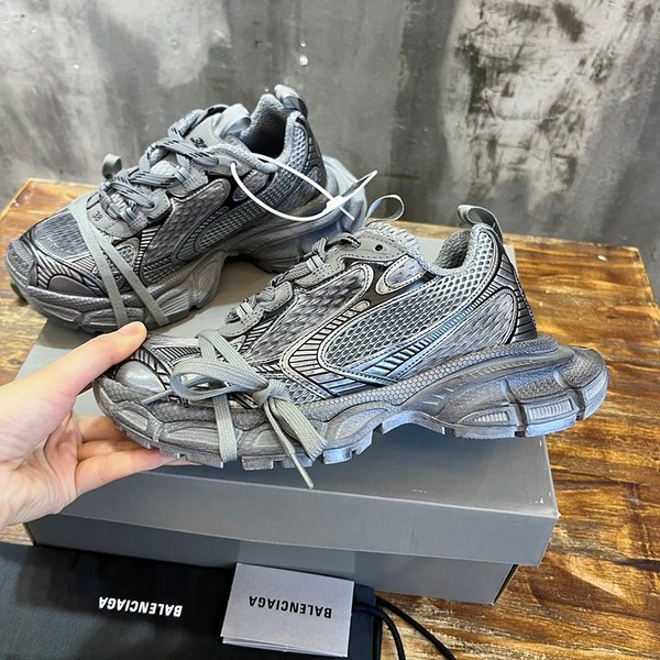 발렌시아가 3XL 스니커즈 [매장가 158만원대]