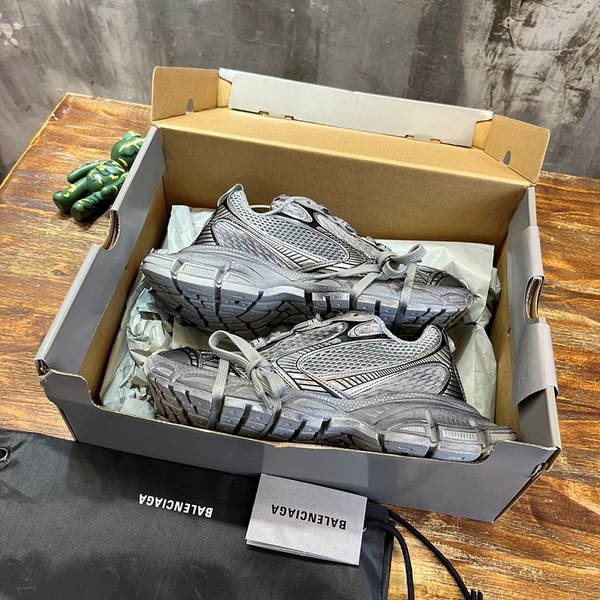 발렌시아가 3XL 스니커즈 [매장가 158만원대]