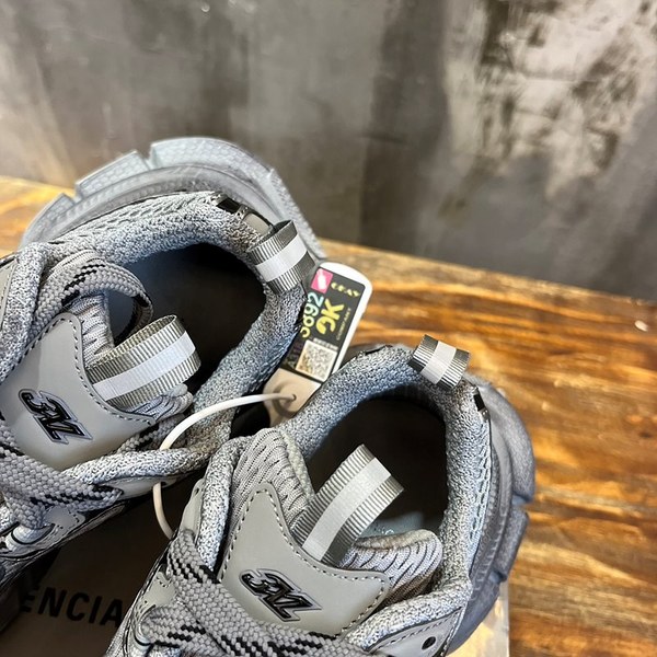 발렌시아가 3XL 스니커즈 [매장가 158만원대]