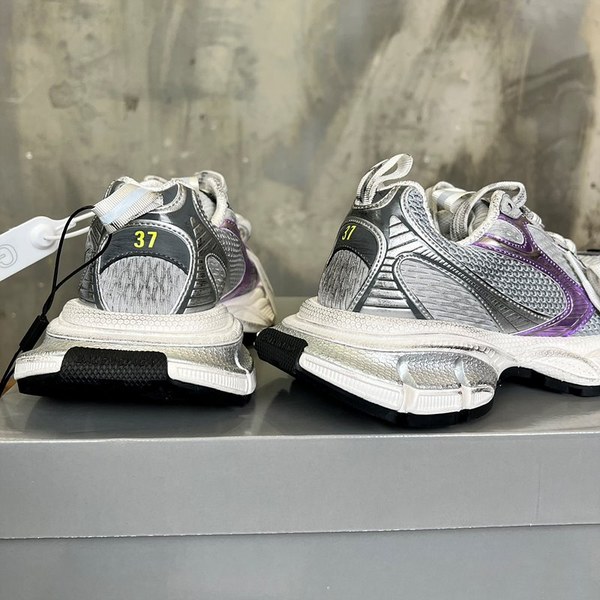 발렌시아가 3XL 스니커즈 [매장가 158만원대]