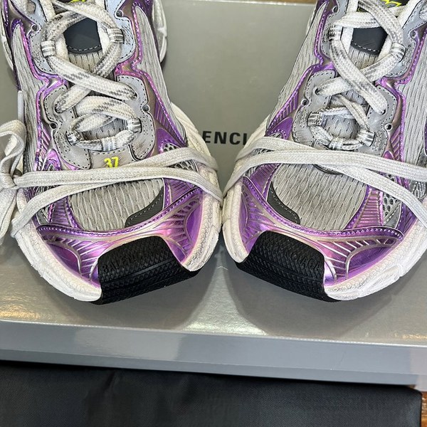 발렌시아가 3XL 스니커즈 [매장가 158만원대]