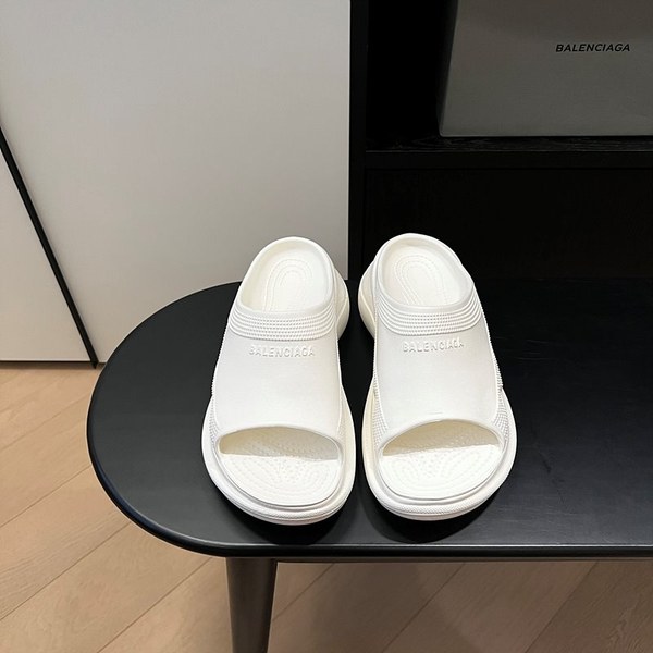 발렌시아가 크록스 슬라이드 뮬 샌들 [매장가 80만원대]