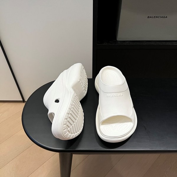 발렌시아가 크록스 슬라이드 뮬 샌들 [매장가 80만원대]