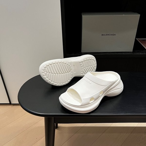 발렌시아가 크록스 슬라이드 뮬 샌들 [매장가 80만원대]