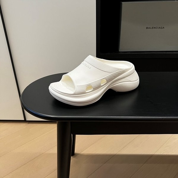 발렌시아가 크록스 슬라이드 뮬 샌들 [매장가 80만원대]