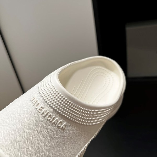 발렌시아가 크록스 슬라이드 뮬 샌들 [매장가 80만원대]