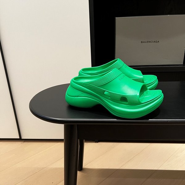 발렌시아가 크록스 슬라이드 뮬 샌들 [매장가 80만원대]