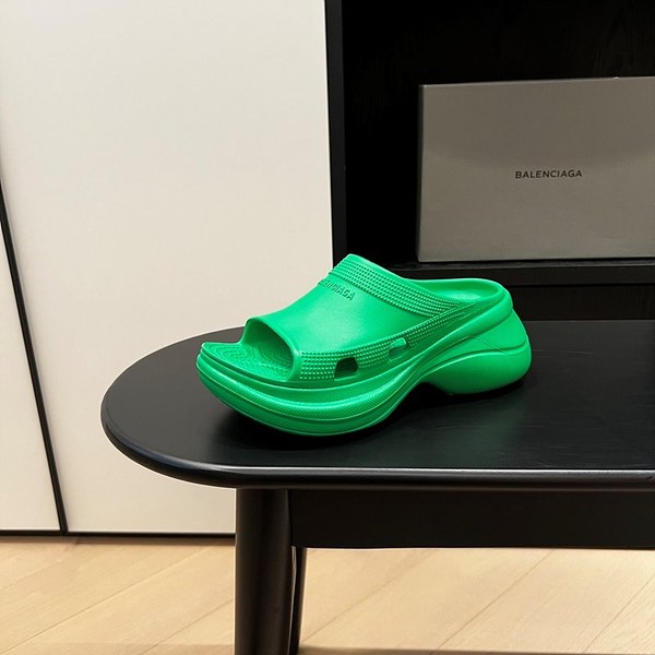 발렌시아가 크록스 슬라이드 뮬 샌들 [매장가 80만원대]