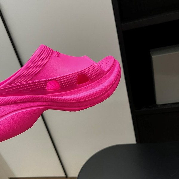 발렌시아가 크록스 슬라이드 뮬 샌들 [매장가 80만원대]