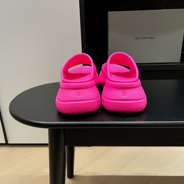 발렌시아가 크록스 슬라이드 뮬 샌들 [매장가 80만원대]