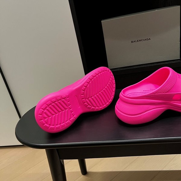 발렌시아가 크록스 슬라이드 뮬 샌들 [매장가 80만원대]