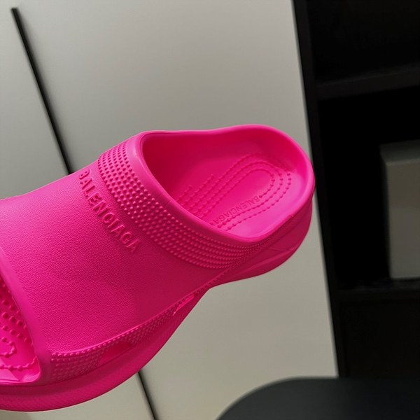 발렌시아가 크록스 슬라이드 뮬 샌들 [매장가 80만원대]