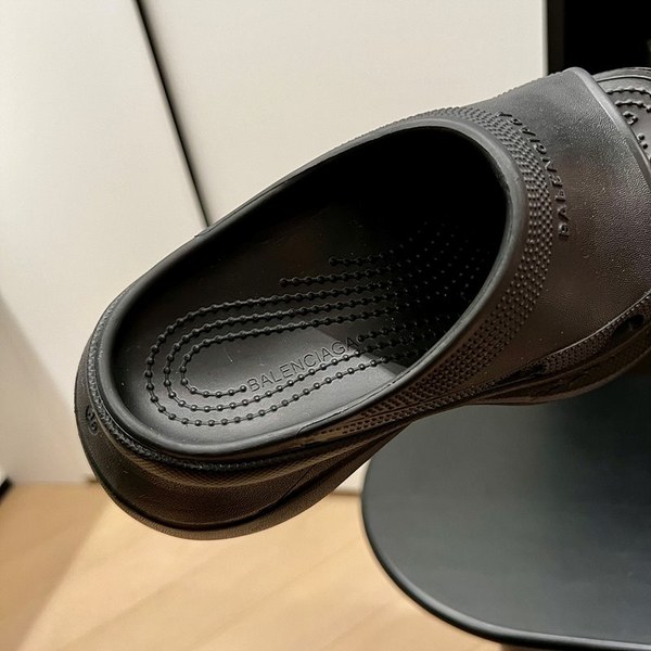 발렌시아가 크록스 슬라이드 뮬 샌들 [매장가 80만원대]