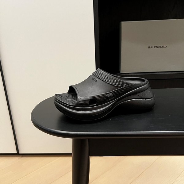 발렌시아가 크록스 슬라이드 뮬 샌들 [매장가 80만원대]