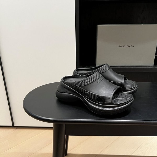 발렌시아가 크록스 슬라이드 뮬 샌들 [매장가 80만원대]