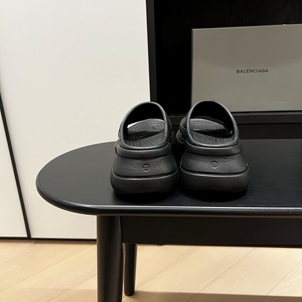 발렌시아가 크록스 슬라이드 뮬 샌들 [매장가 80만원대]