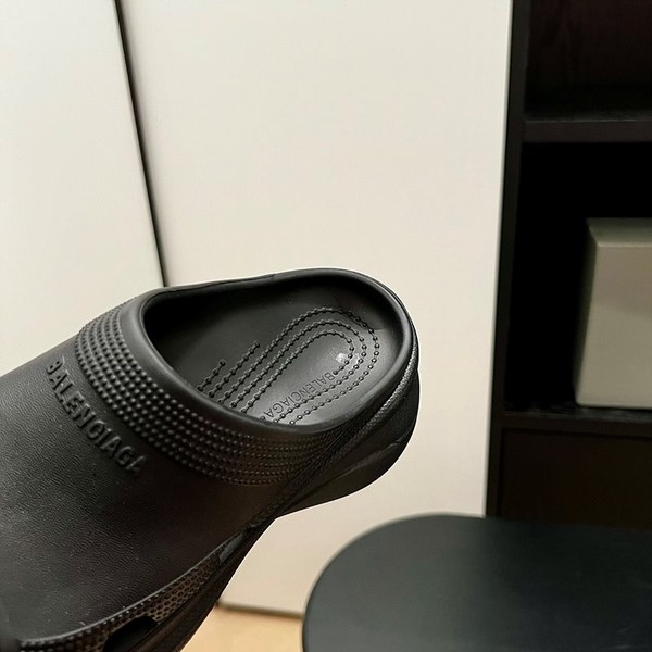 발렌시아가 크록스 슬라이드 뮬 샌들 [매장가 80만원대]