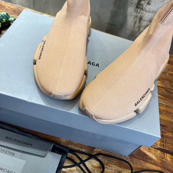 발렌시아가 SPEED 2.0 모노컬러 베이지 스니커즈 신발 [매장가 136만원대]