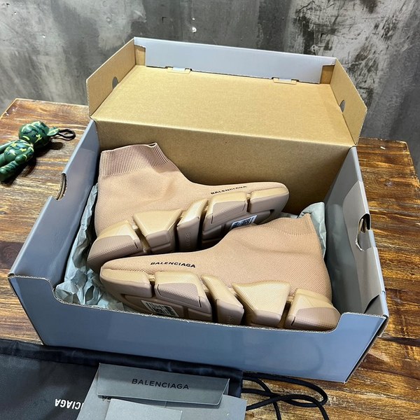 발렌시아가 SPEED 2.0 모노컬러 베이지 스니커즈 신발 [매장가 136만원대]