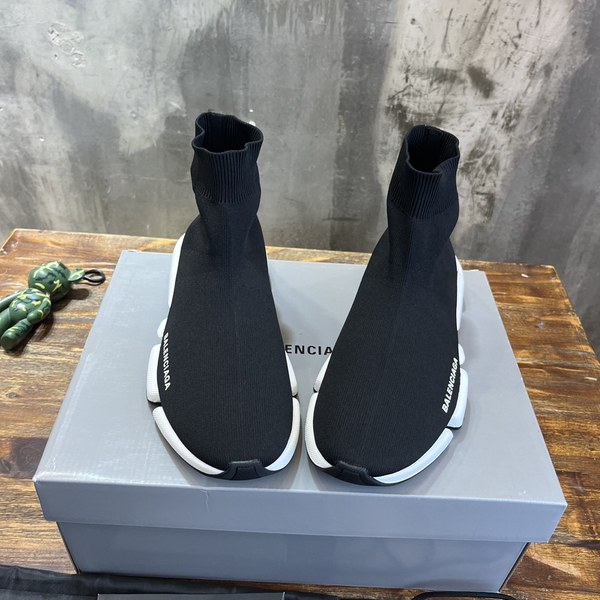 발렌시아가 스피드러너 SPEED2.0 리사이클드 니트 트레이너 블랙  [매장가140만원대]