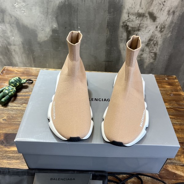 발렌시아가 스피드러너 SPEED 스니커즈 베이지 [매장가140만원대]