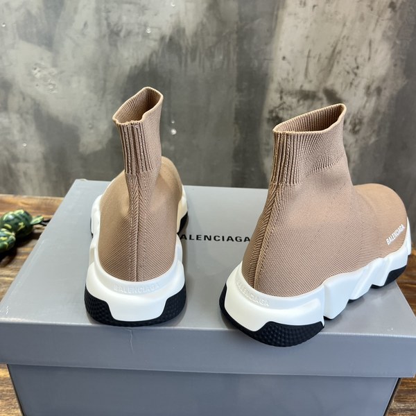 발렌시아가 스피드러너 SPEED 스니커즈 베이지 [매장가140만원대]