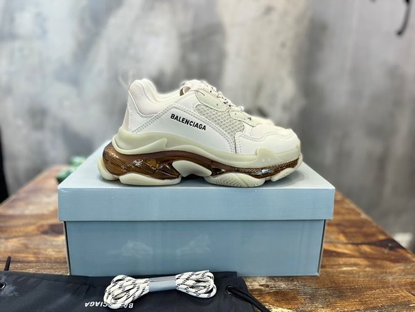 발렌시아가 베이지 더블 폼 앤 메쉬 Triple S Clear Sole 스니커즈 [매장가 140만원대]