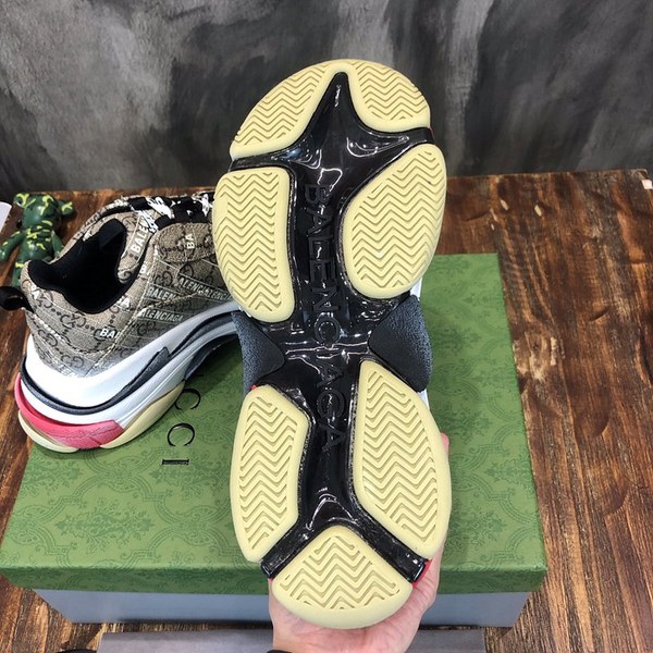 구찌 X 발렌시아가 트리플 S 스니커즈 해커 프로젝트 브라운 [매장가 170만원대]